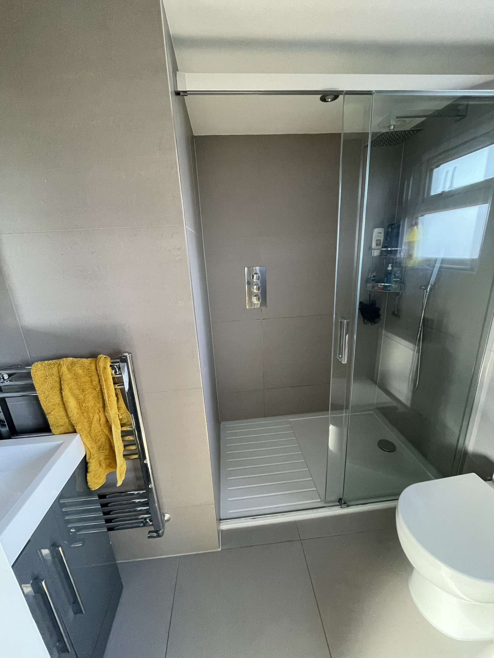 Bedroom 3 loftroom - ensuite