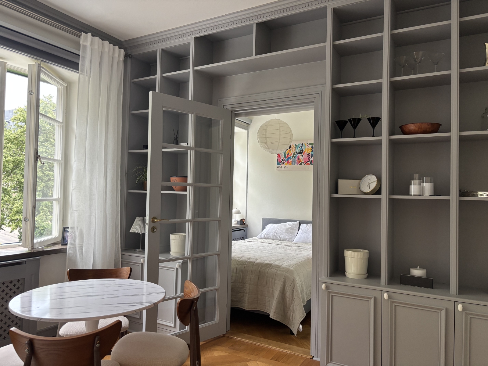 Stylish City Center Apartment