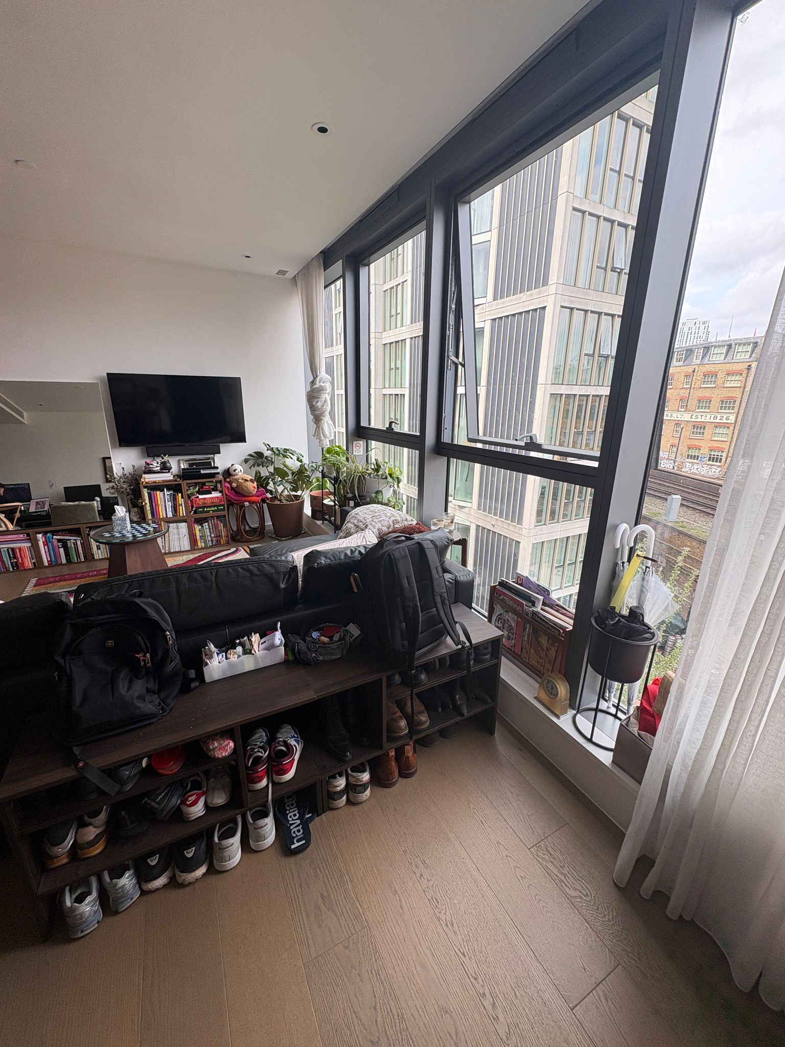 Modern One-Bedroom Flat in Lovely Neighborhood