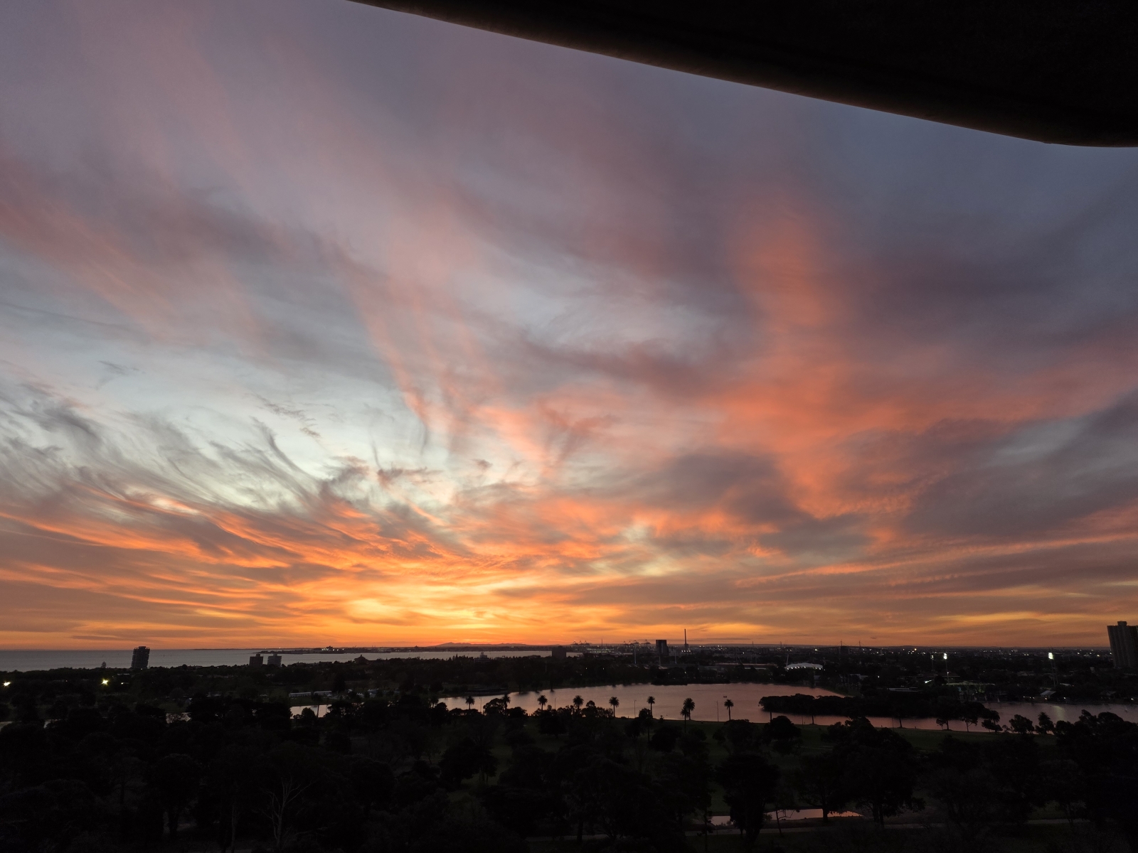 Convide os convidados para "Sunset Drinks"!