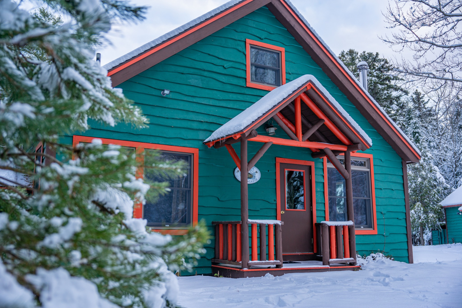 Piccolo resort degli Adirondack, sul lago e sui sentieri