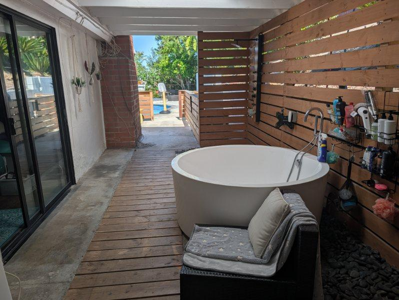 Búsqueda de casa en piscina en California para el intercambio de verano 2026