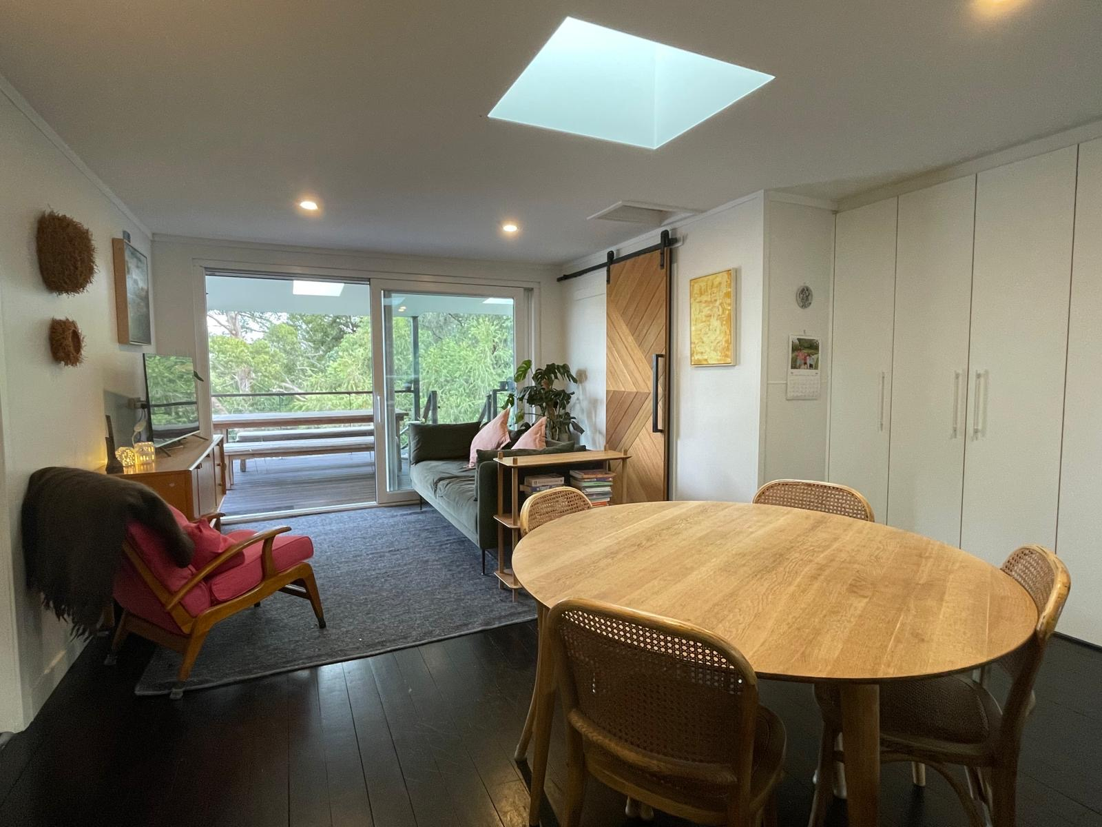 Thirroul cottage with ocean views