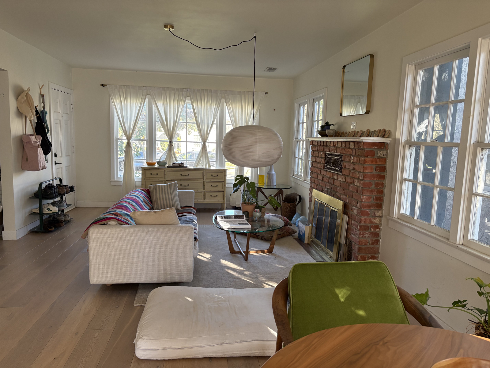 BRIGHT OASIS in LOS ANGELES
