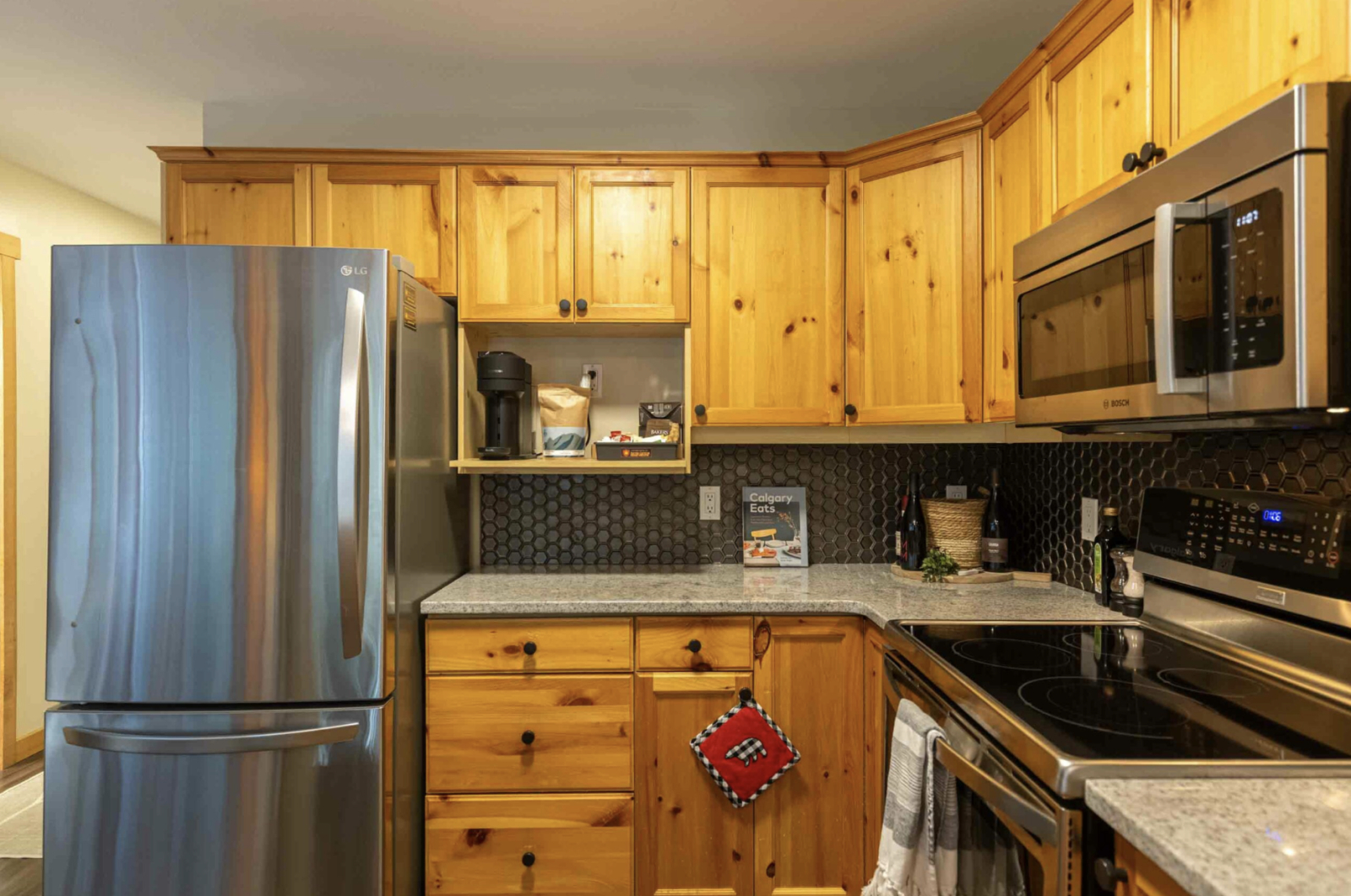 Cozy Mountain Retreat | | Ski, Golf, Bike, Hike & Explore