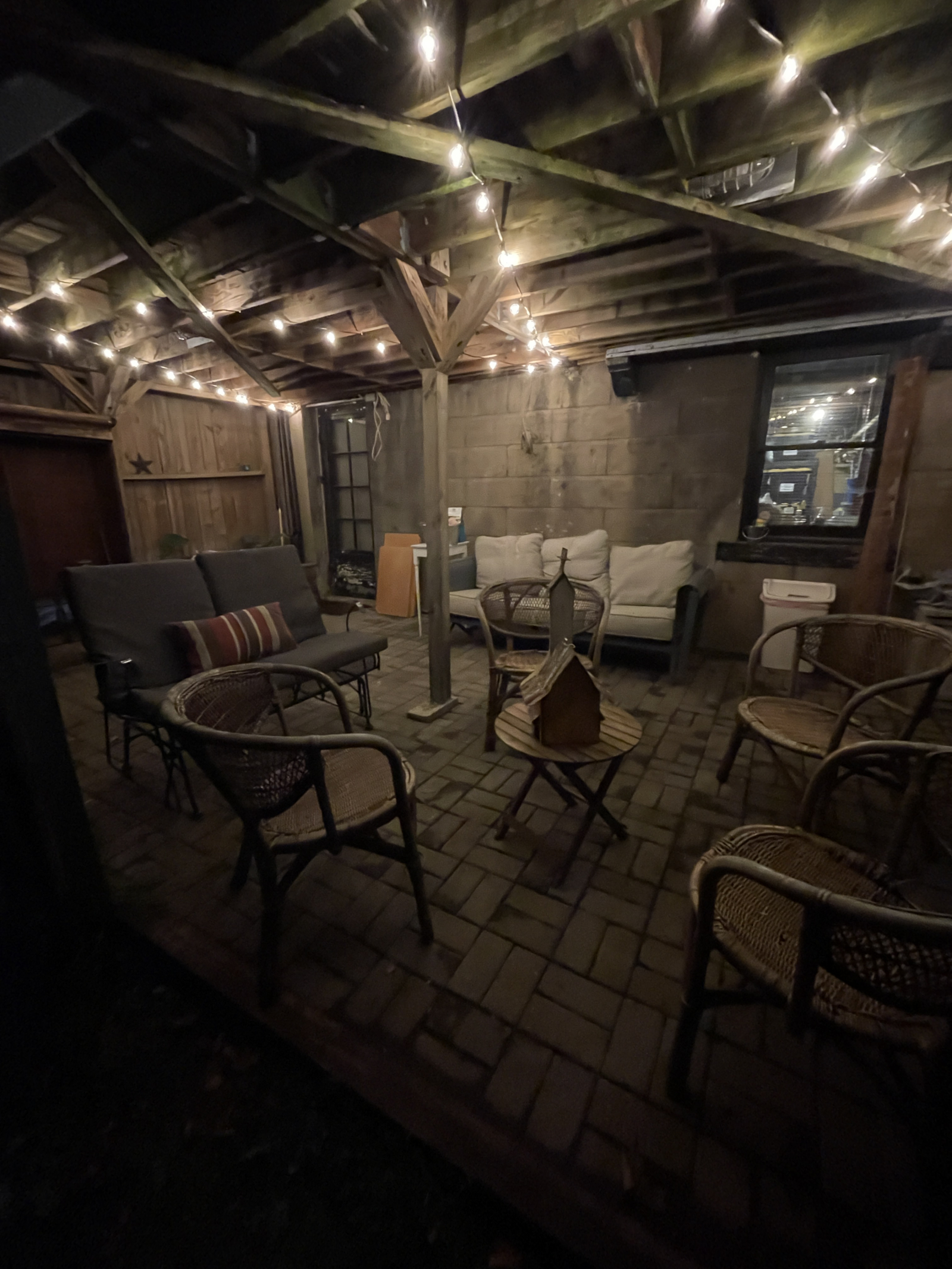 Patio privato con luci per feste