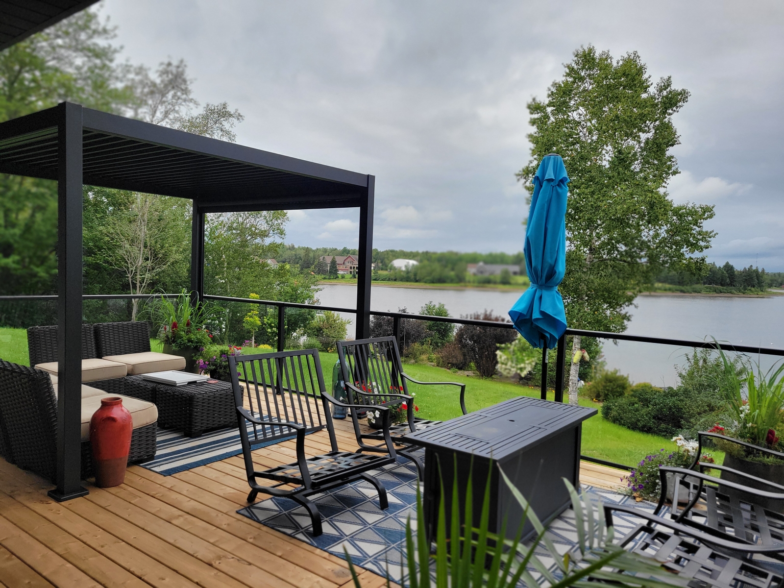 Relajante casa frente al río