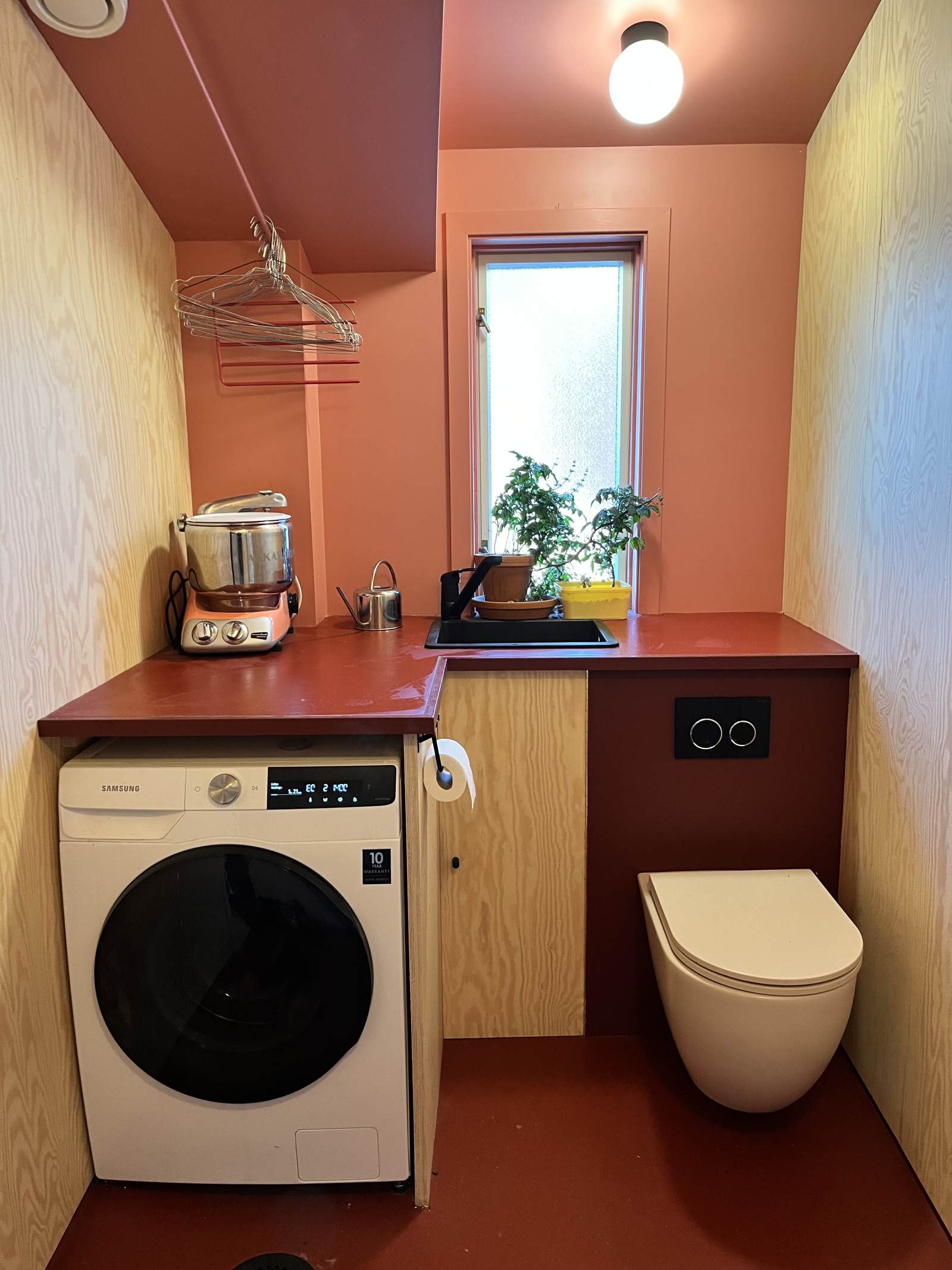 Laundry room with a washing machine/dryer