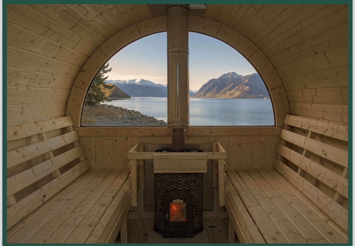 Salle de bain libre avec salle de bains avec kitchenette