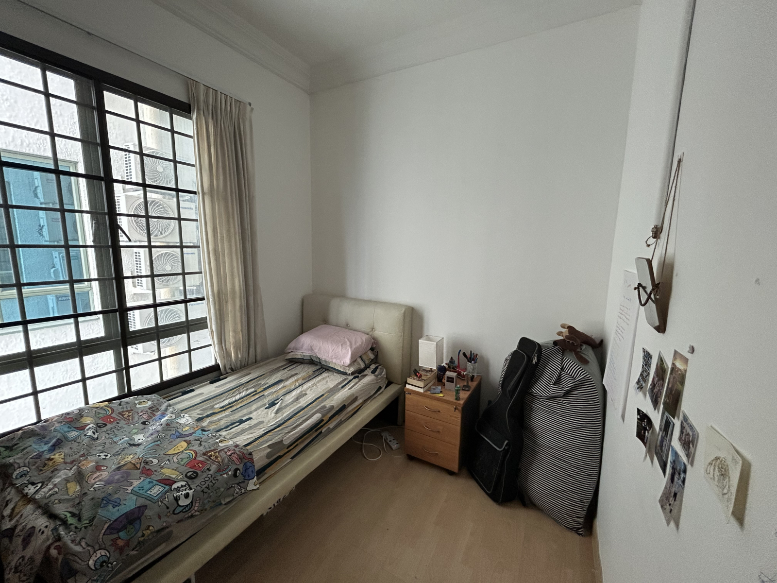 Single bed with single pull out bed underneath.