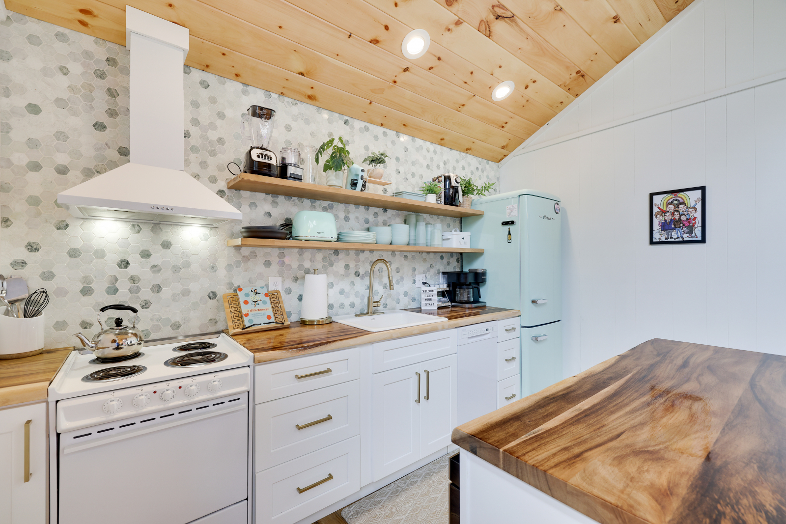 Everything you could need in a kitchen - even has an automatic drawer microwave in the island.