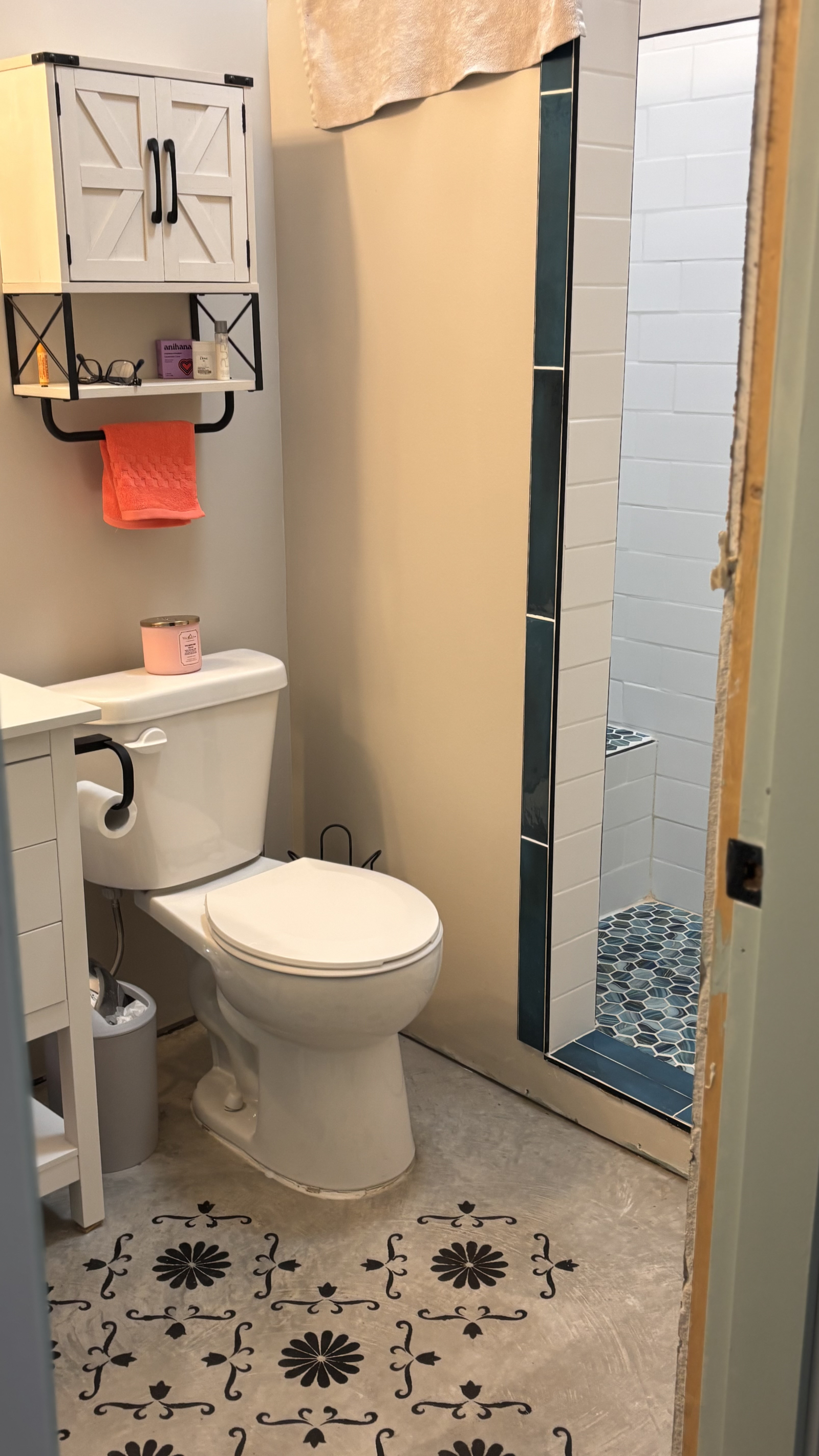 Salle de bain au rez-de-chaussée