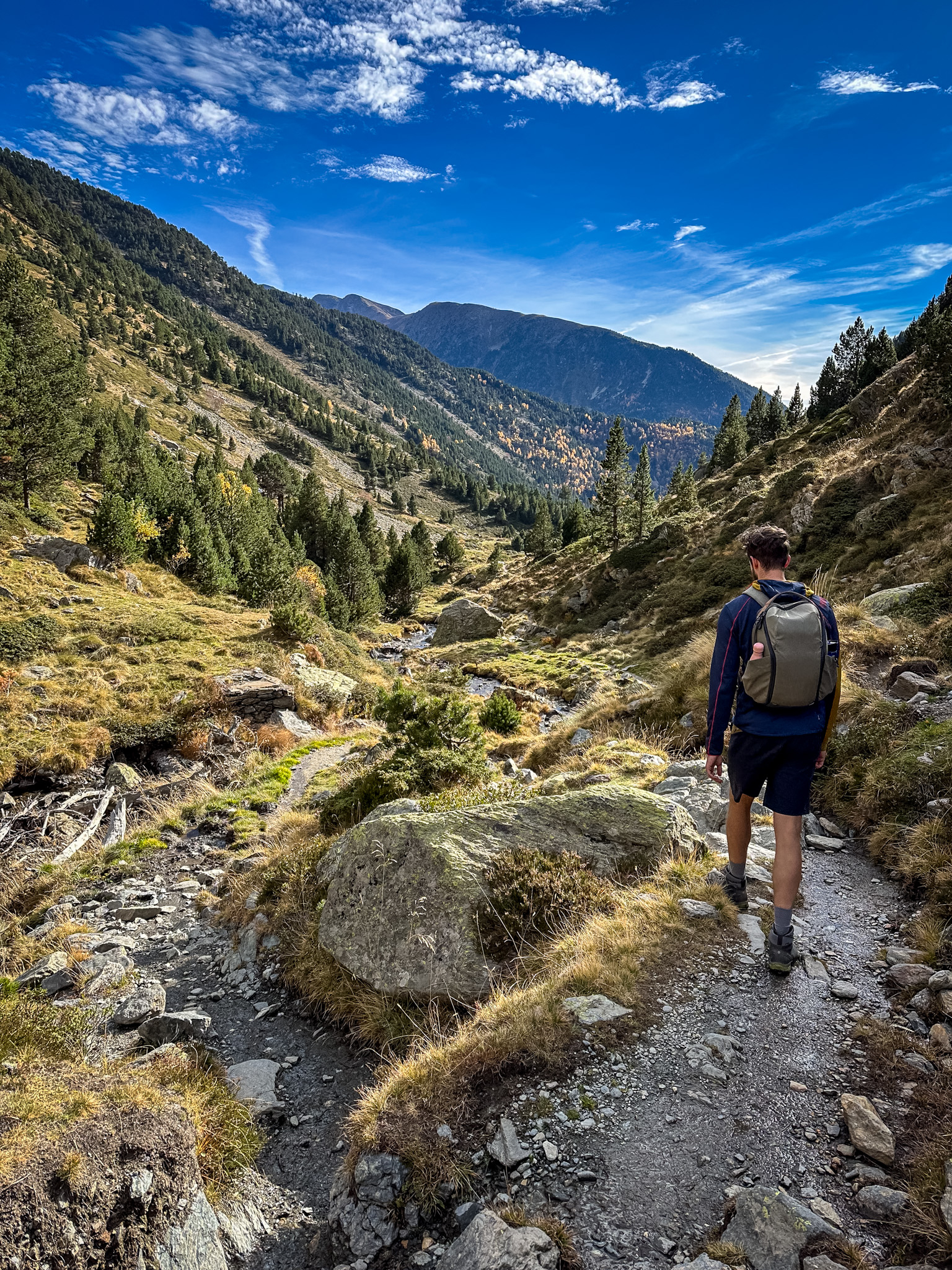 Einige Eindrücke von den vielen Wanderungen, die wir machen, davon, wie Andorra im Herbst aussieht ( ...