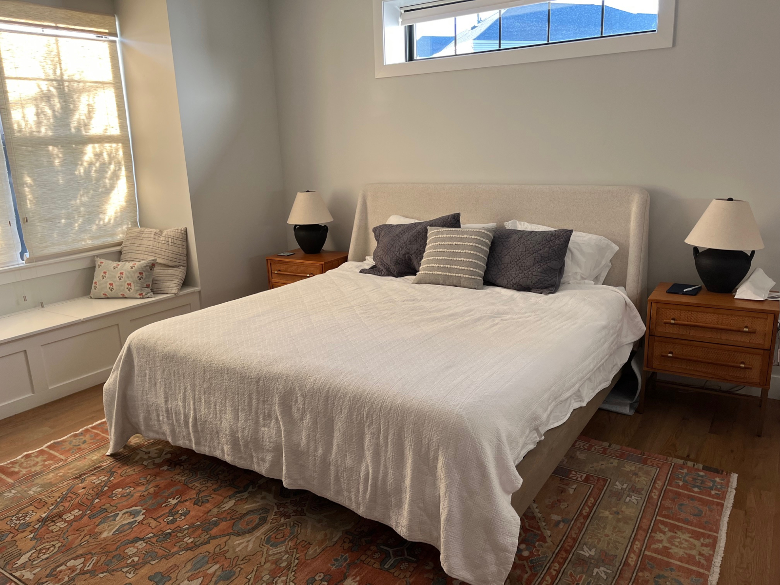 Cama king size no quarto principal no andar principal