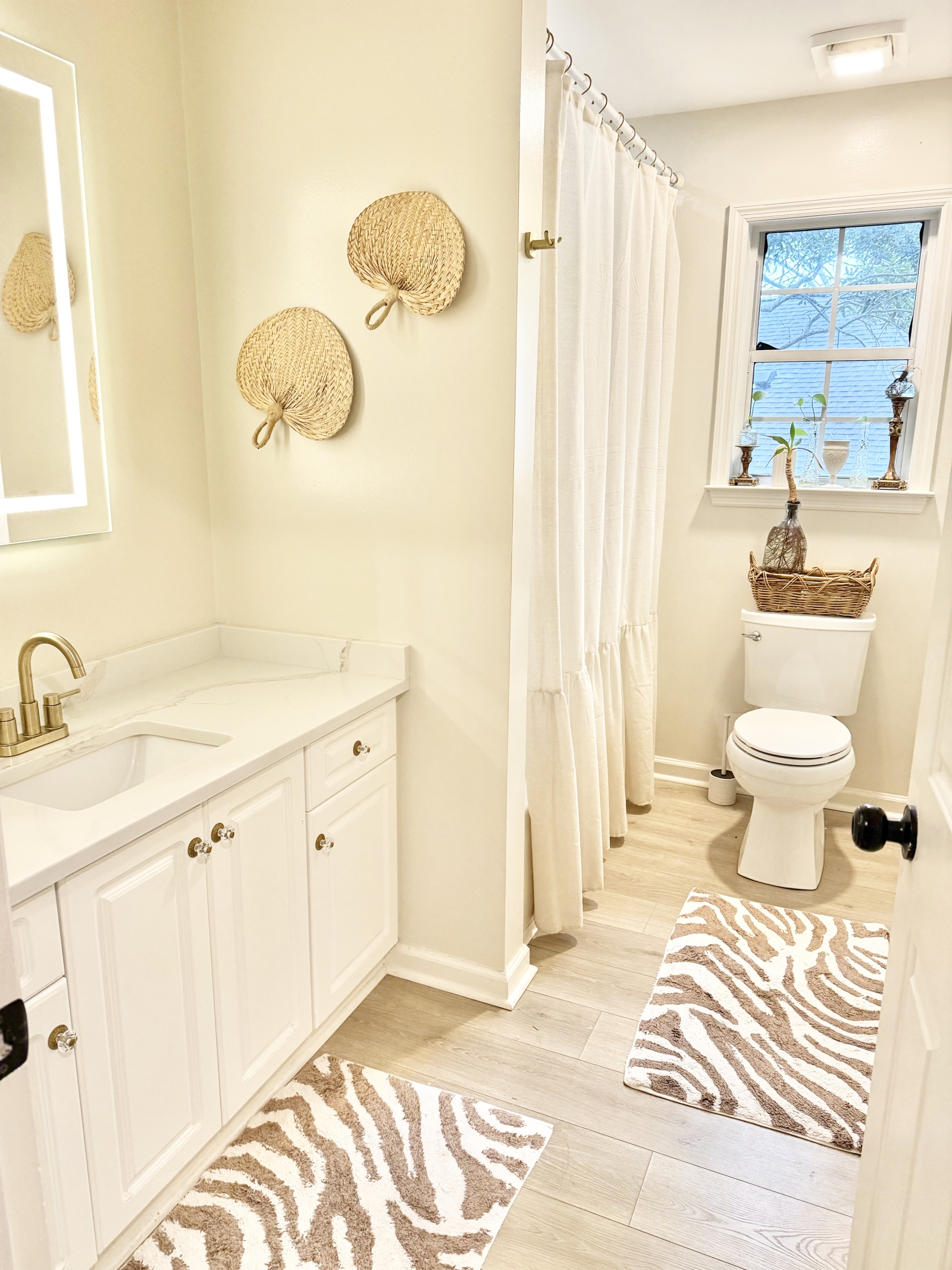 Renovated Charleston Home with Beautiful Water Views, Close to Historic Downtown & Beaches