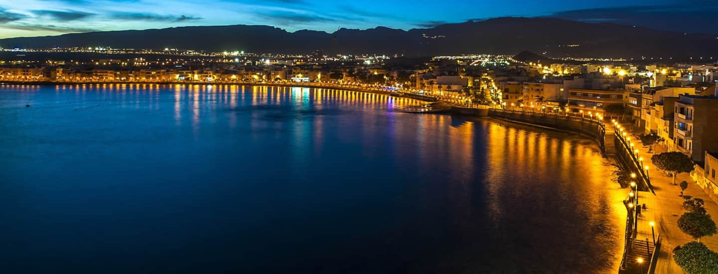 Spiaggia Promenade Arinaga