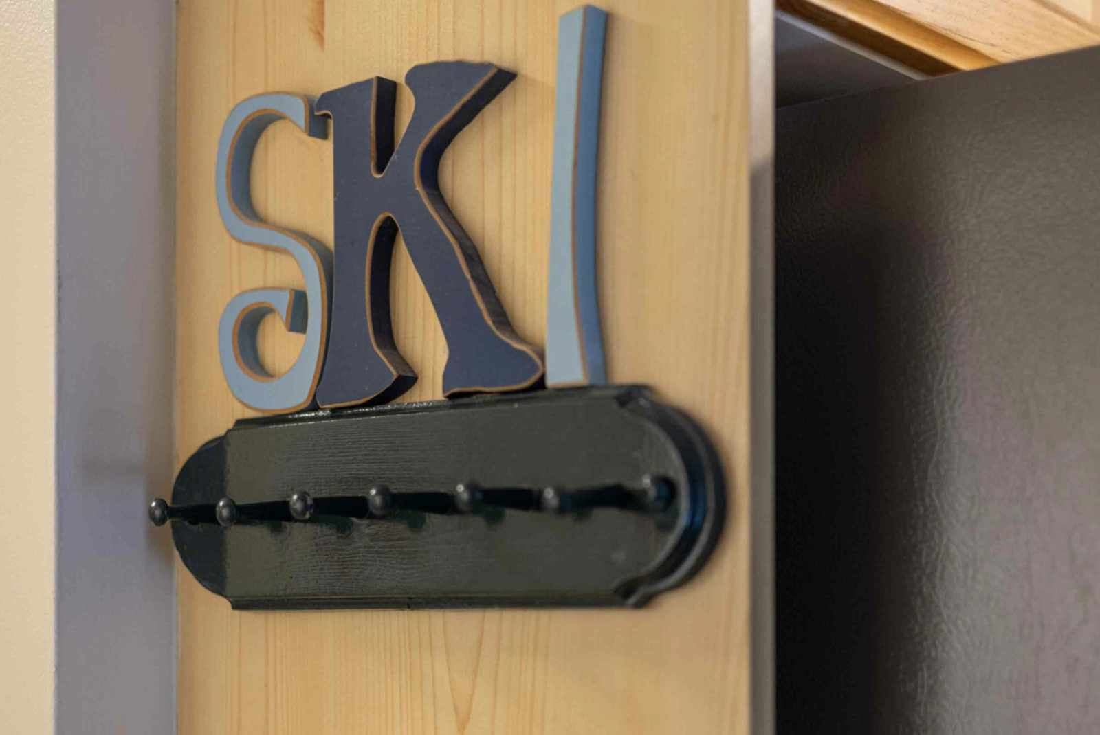 Cozy Mountain Retreat | | Ski, Golf, Bike, Hike & Explore