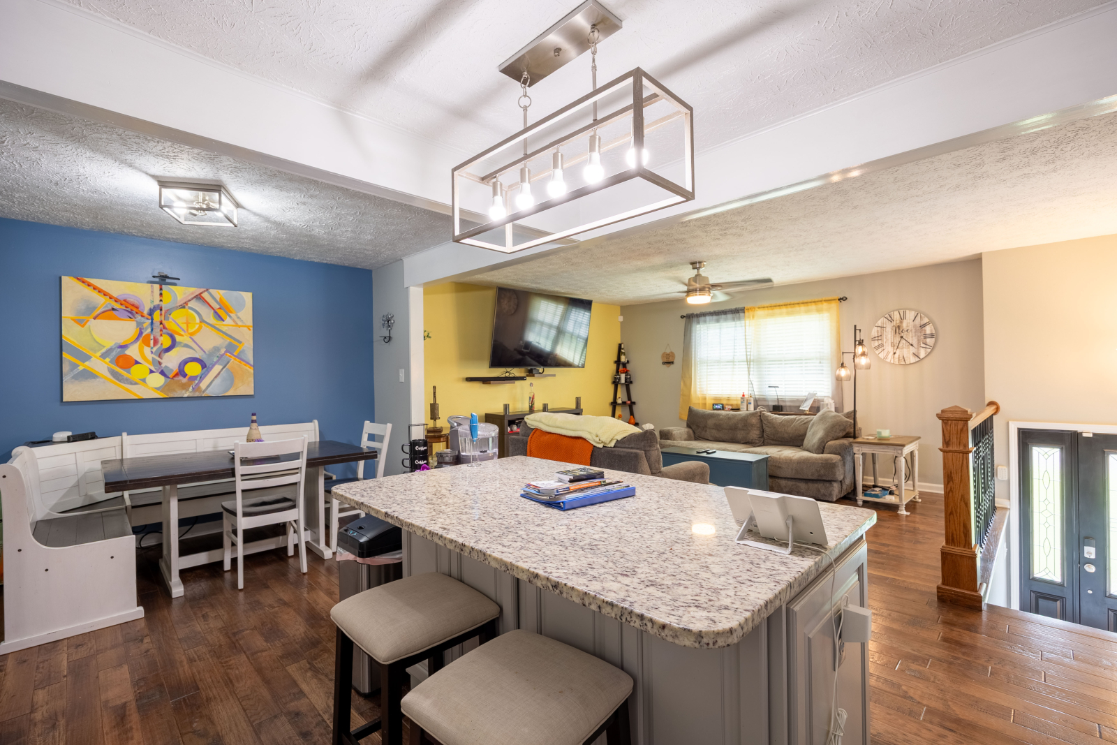 Best place in Knox! Pet and kid-friendly.