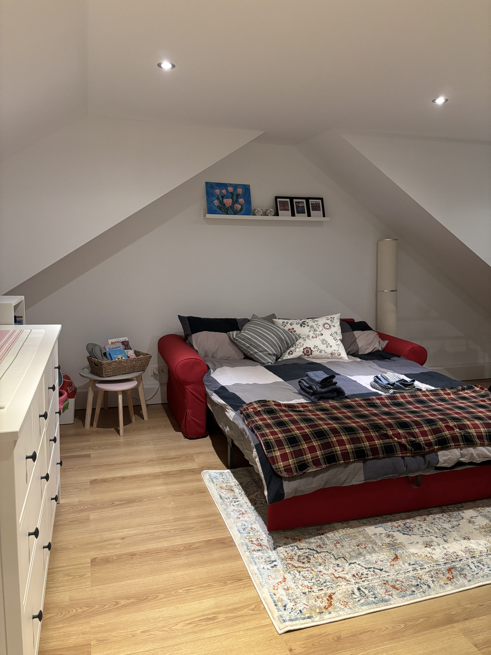 Versatile attic space; extra bedroom/ office/ playroom/ storage…