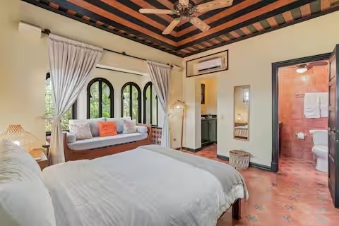 Villa méditerranéenne avec piscine privée à quelques pas de la plage