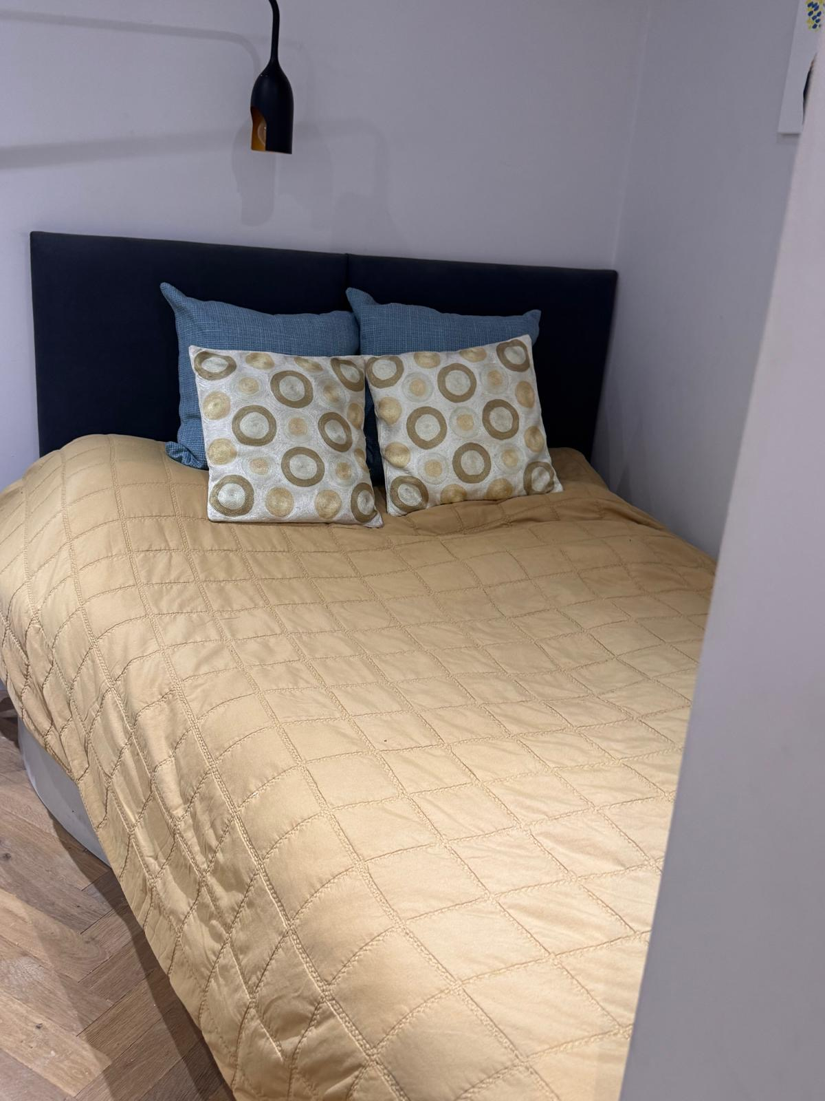 Large 2 bedroom flat in the heart of West London