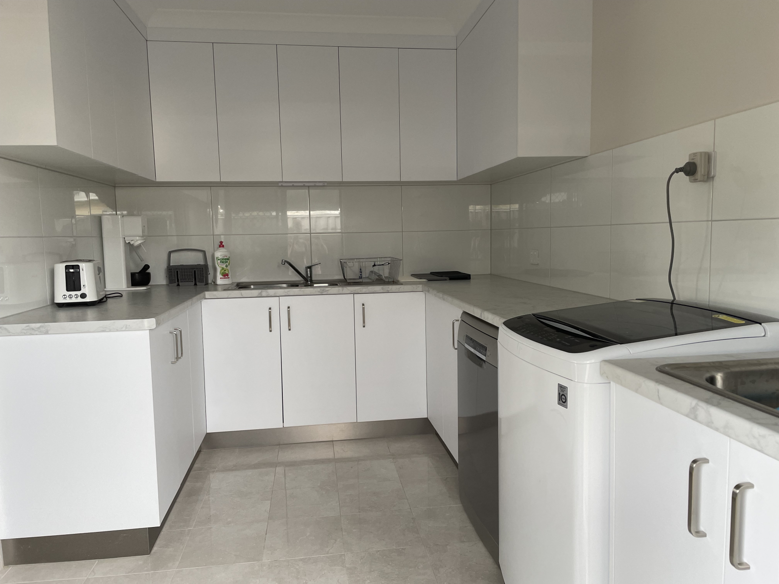 Butler’s pantry/laundry