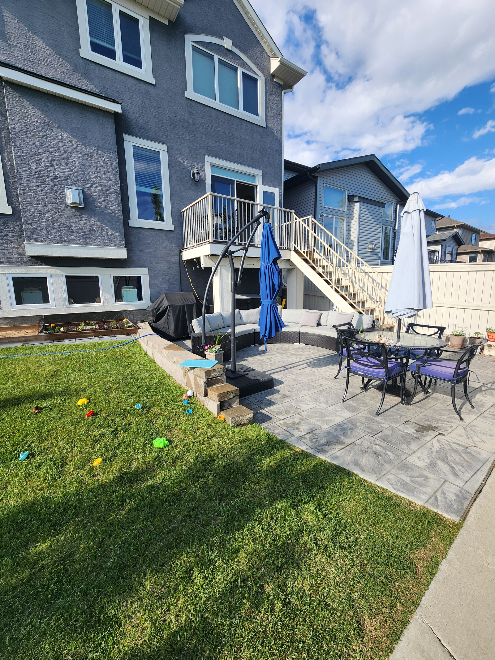 Bright Calgary Family Home Your Winter Base pour Banff et les Rocheuses (Aventure dans les sports d’hiver)