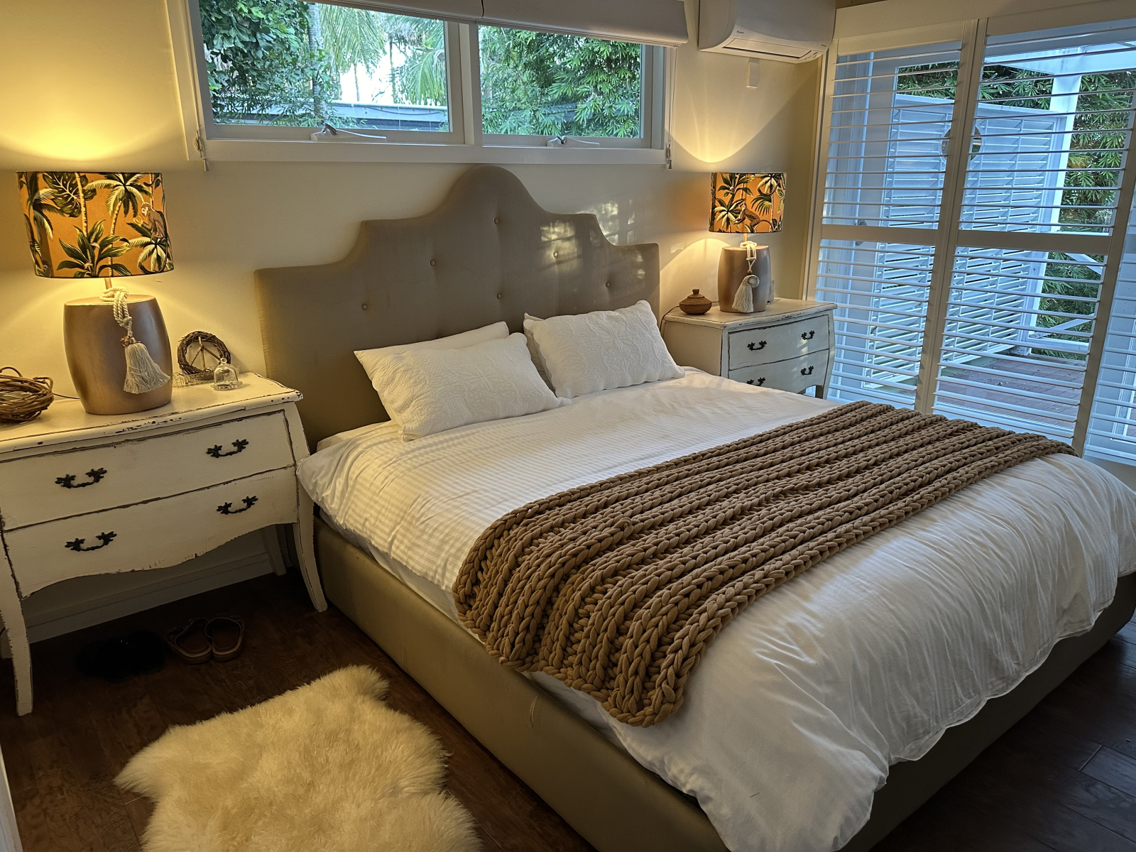 King size bedroom #1