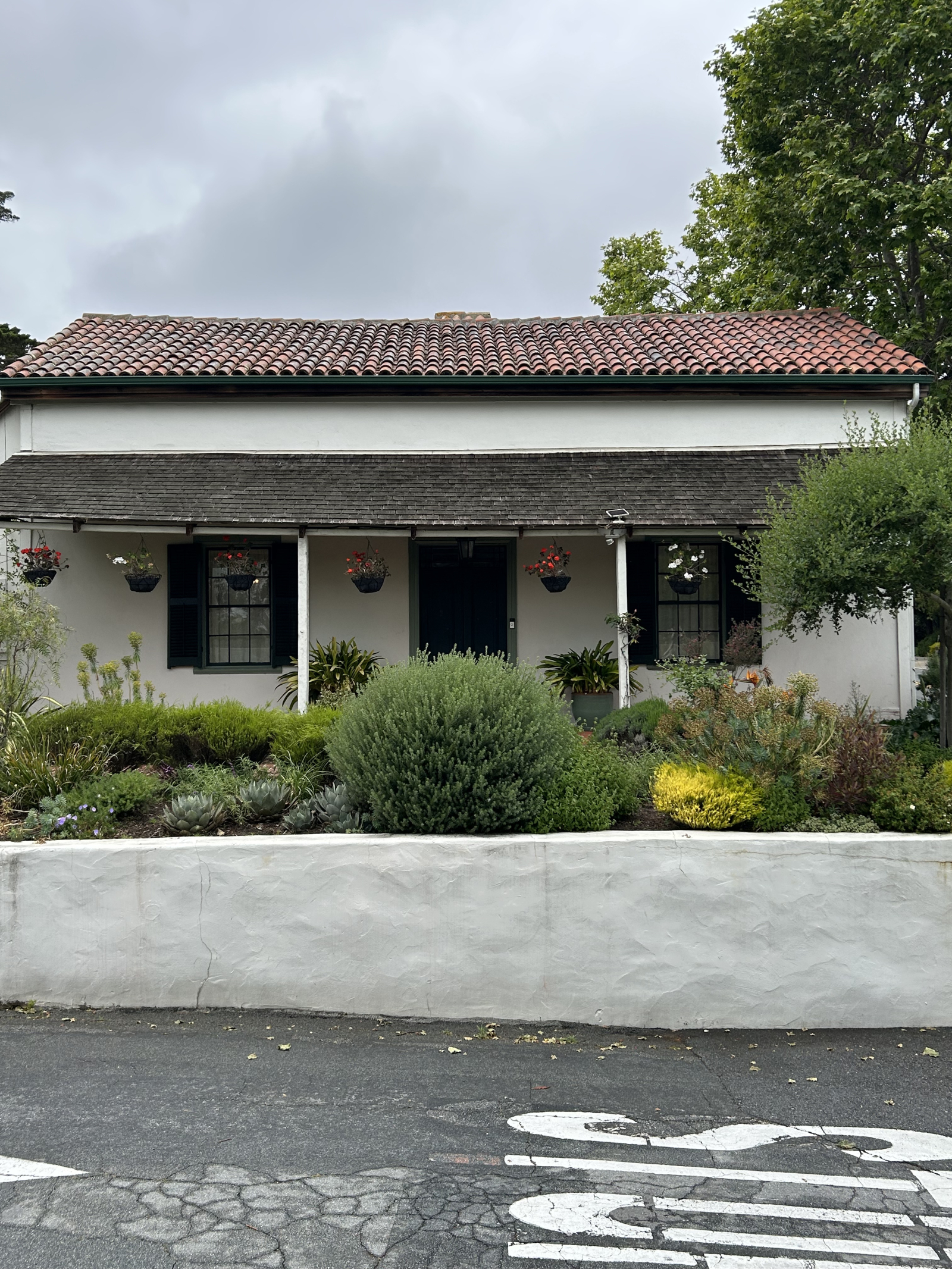 Adobe de jardim no coração de Monterey