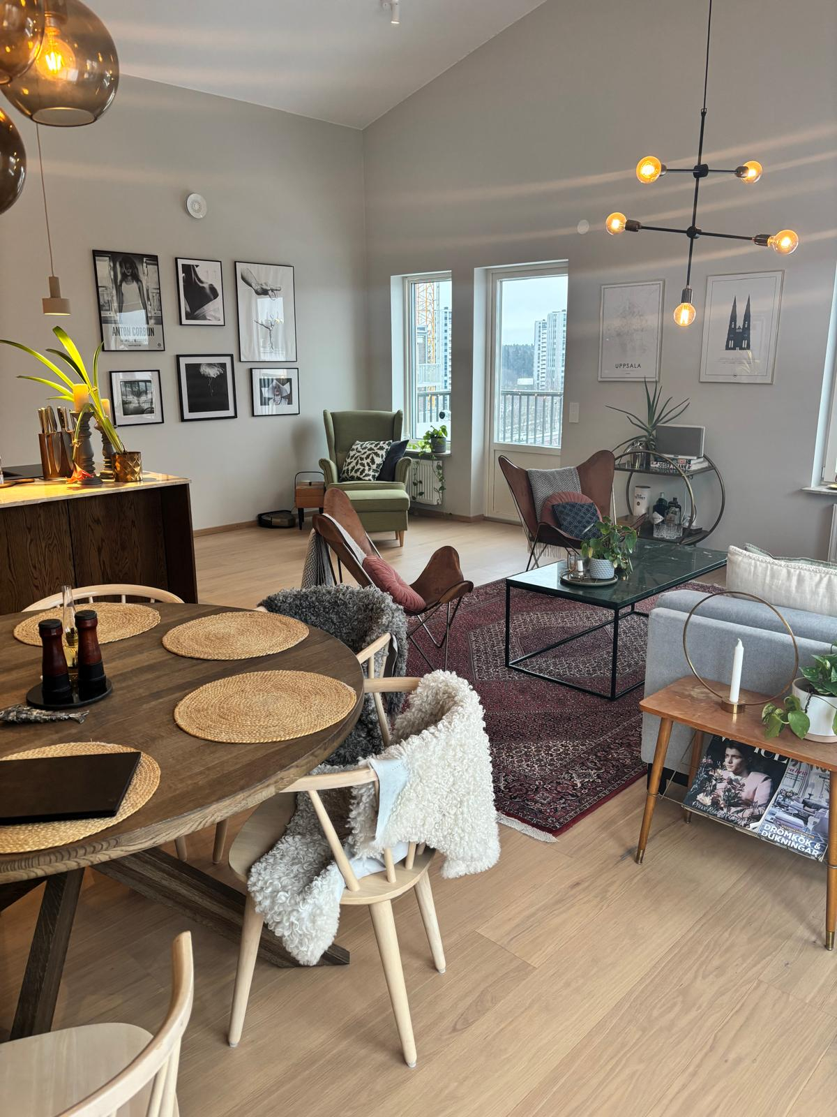 5-room penthouse with huge roof terrace and two balconys, excellent communications