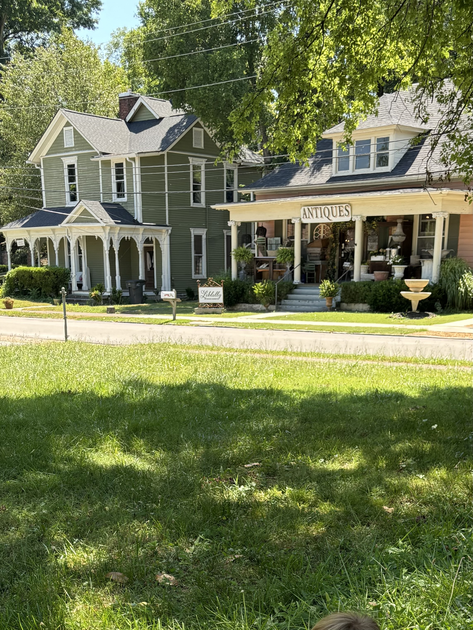 Magasins au coin de notre maison