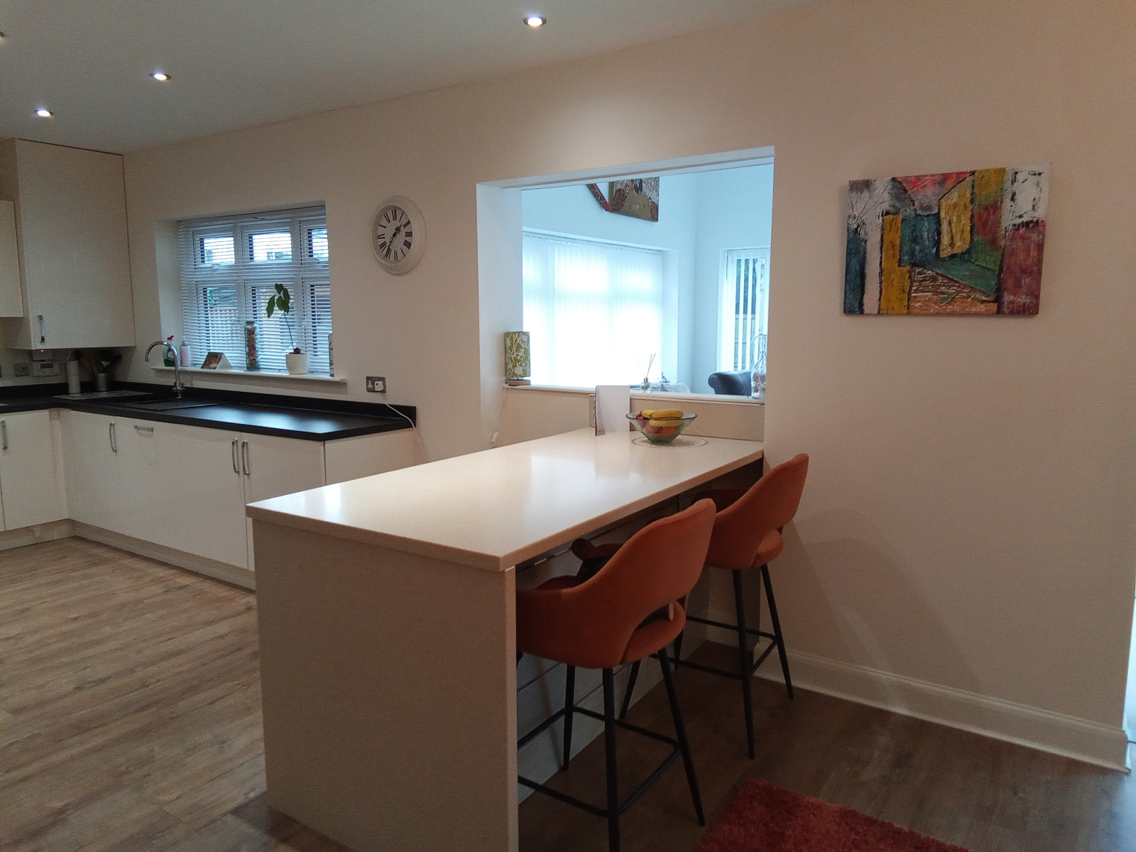 Kitchen breakfast bar