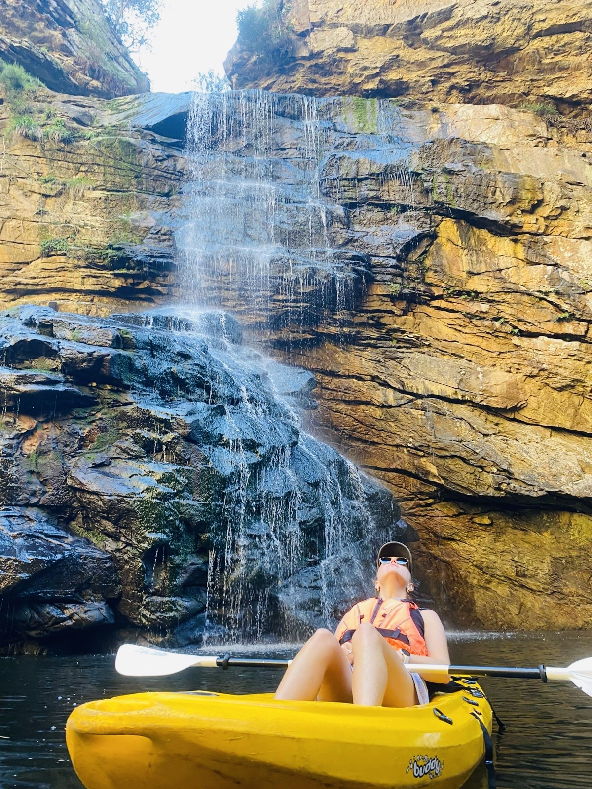 E venha explorar as cachoeiras!