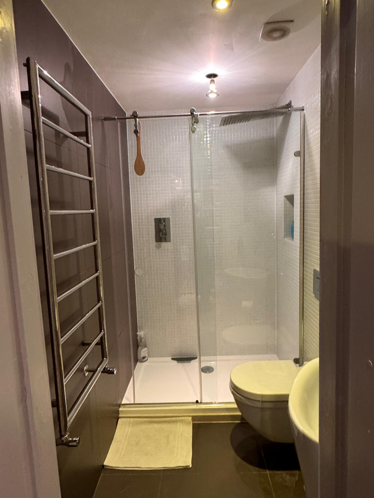 Large 2 bedroom flat in the heart of West London