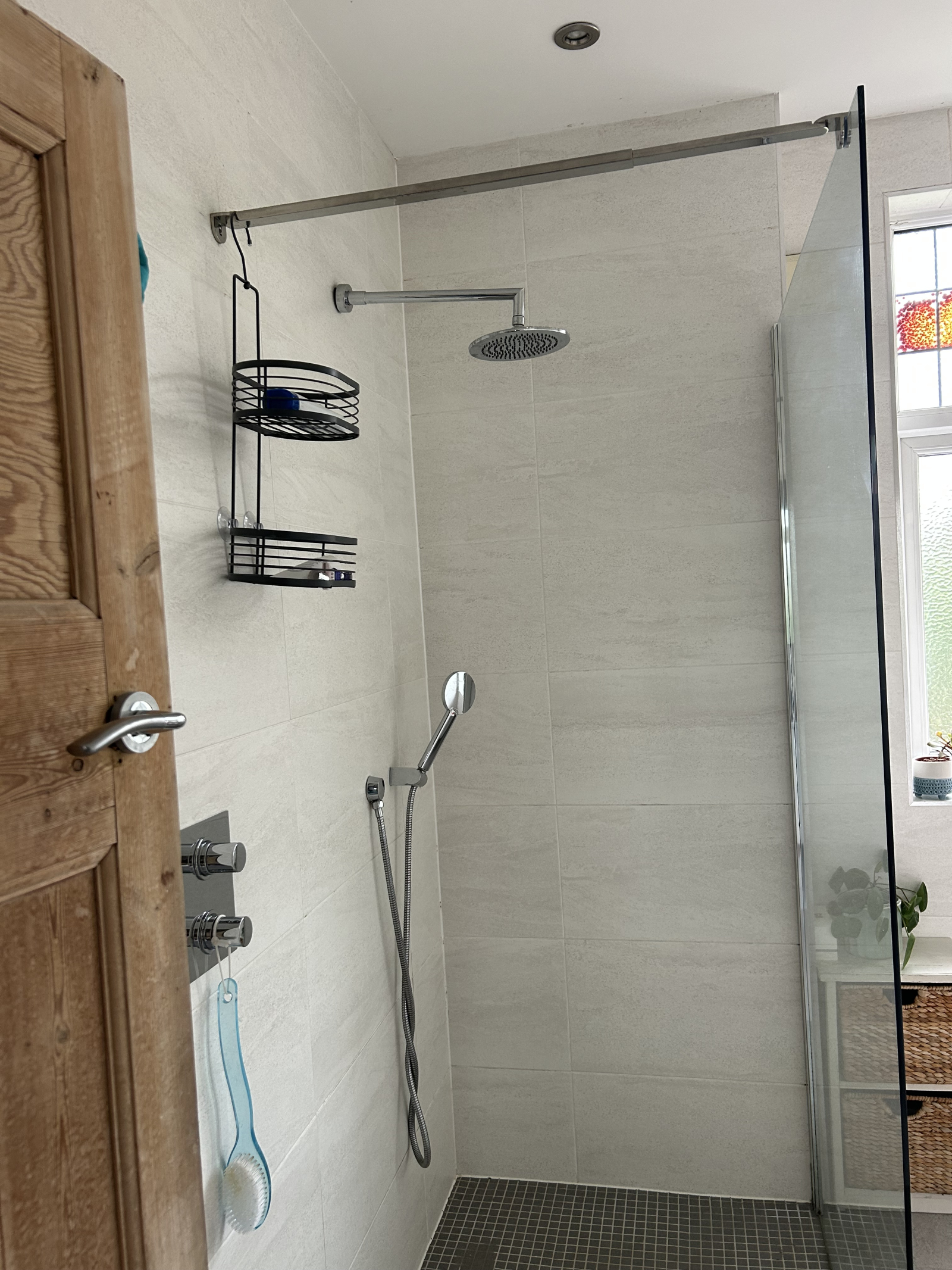 Main bathroom next to bedroom 2