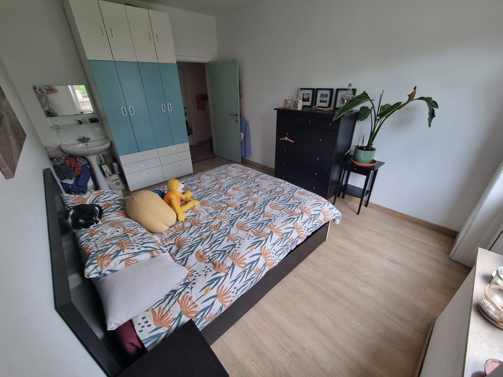 Dormitorio principal con acceso a la terraza