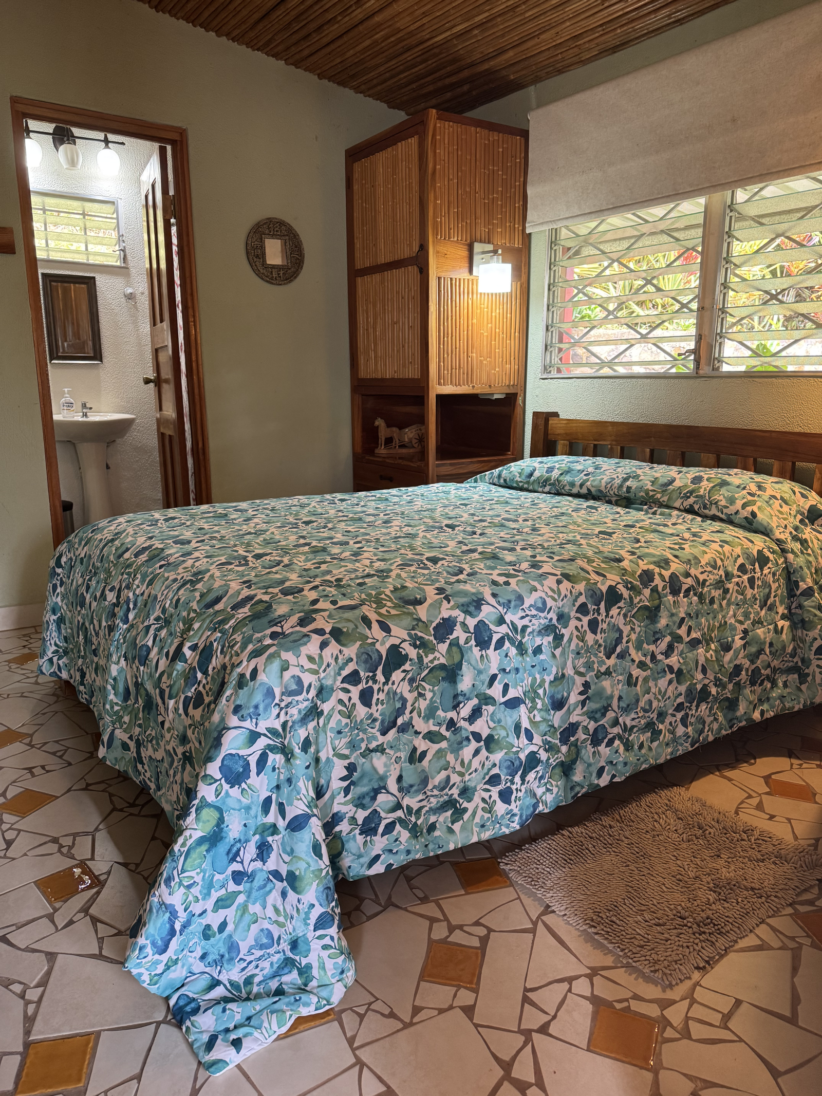 letto matrimoniale e bagno privato