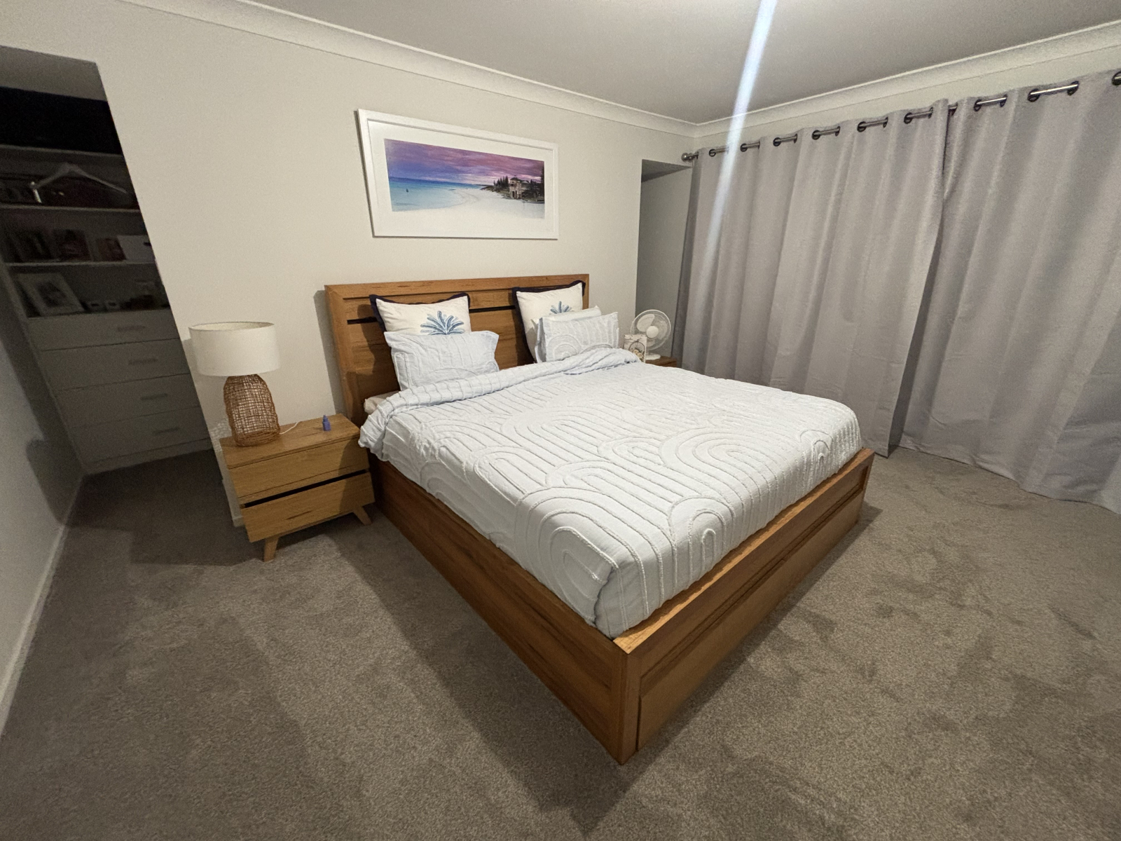 Casa de família em Brisbane com apartamento para vovó, piscina, spa, acesso lateral, boas escolas, subúrbio seguro
