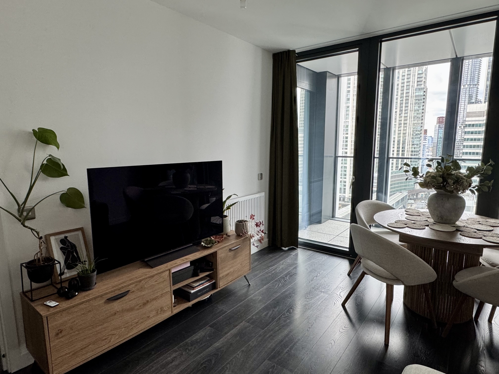 A cool, modern flat with plenty of character - comfortable, welcoming and a great base for exploring.