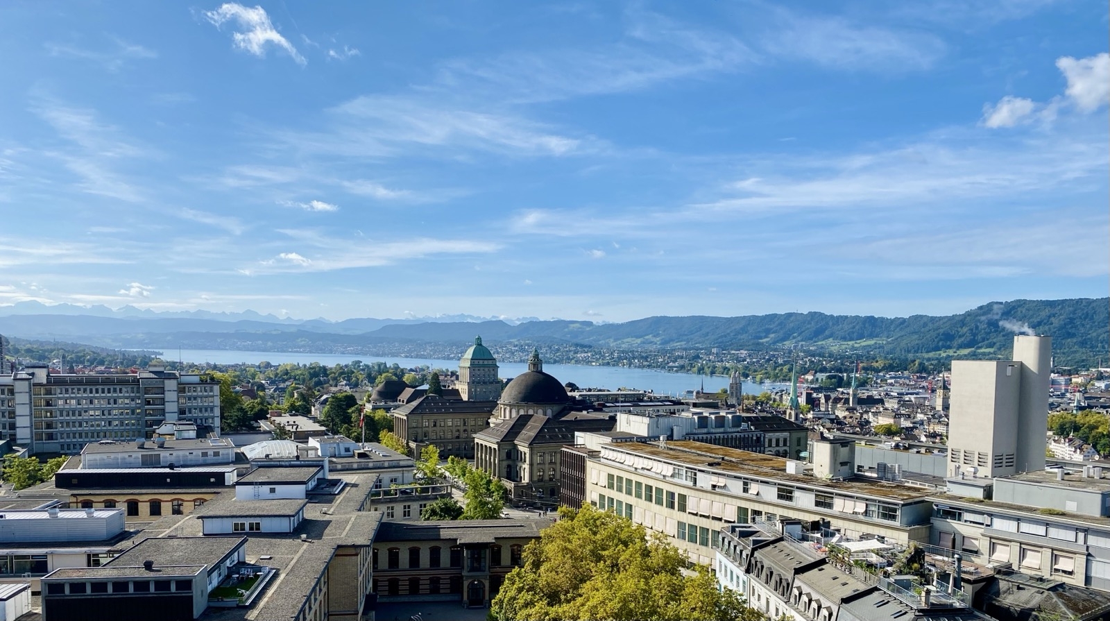 Zürich looks good during the day…