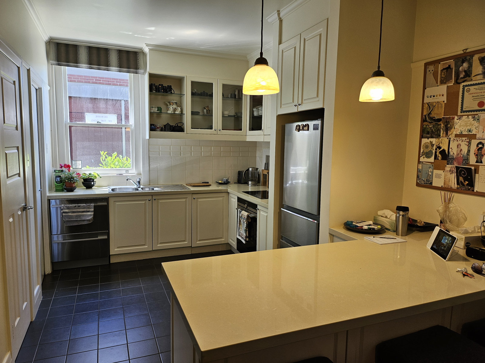 Modern kitchen that retains the old Arts-and-Crafts atmosphere.