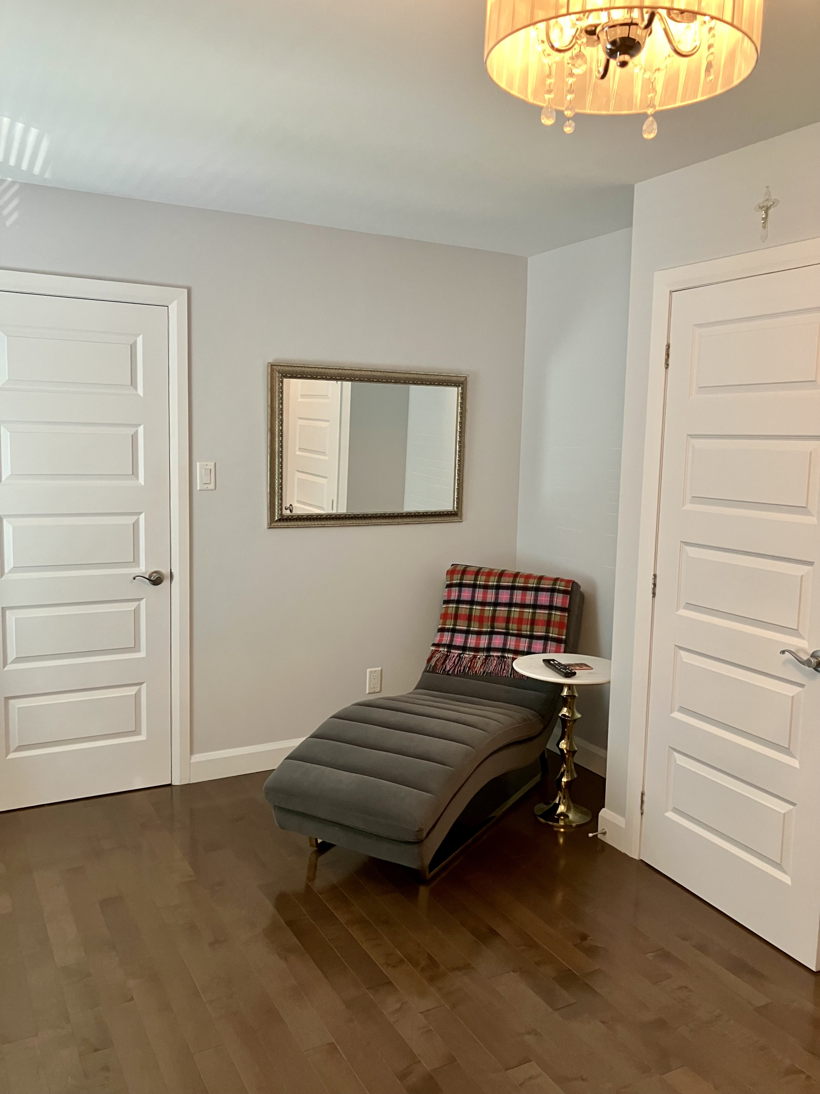 Reading corner and walk-in wardrobe