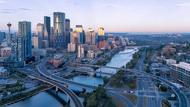 Executive-Penthouse-Suite in Calgary, AB, Kanada, mit Blick auf Stadt und Berge!