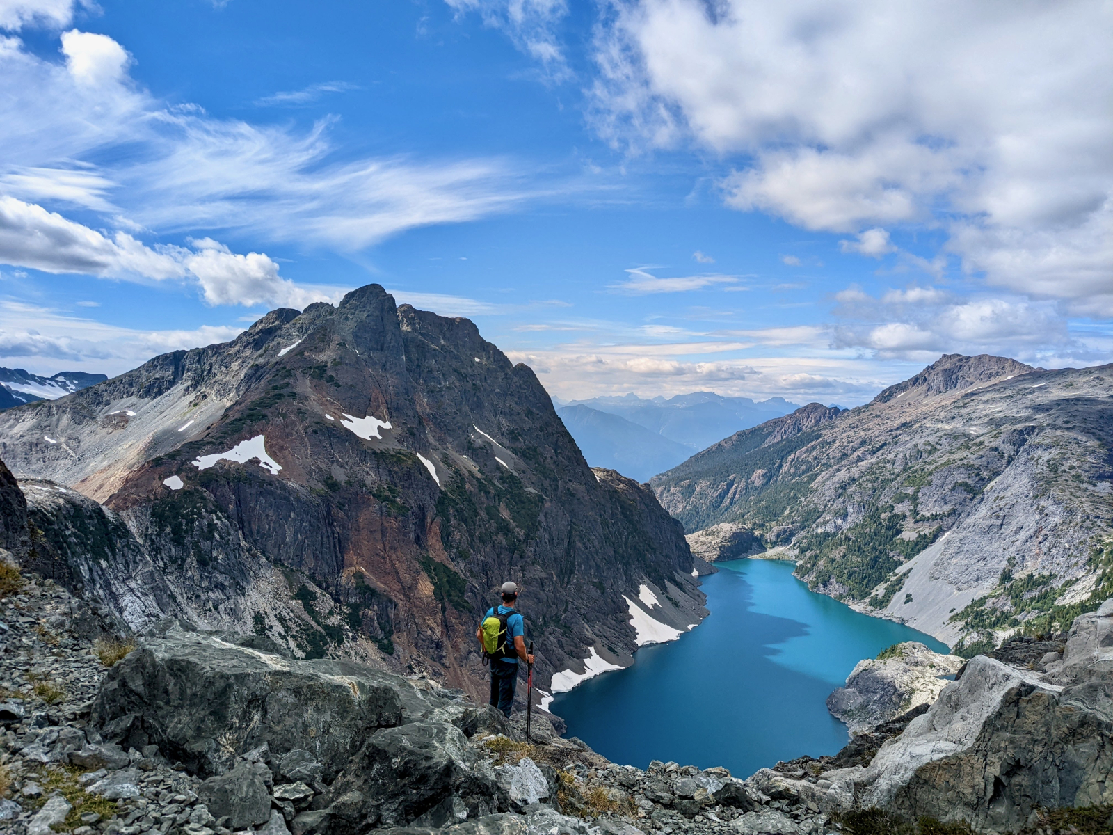 Ci sono infinite opportunità di escursioni e arrampicate in montagna sull'isola di Vancouver.
