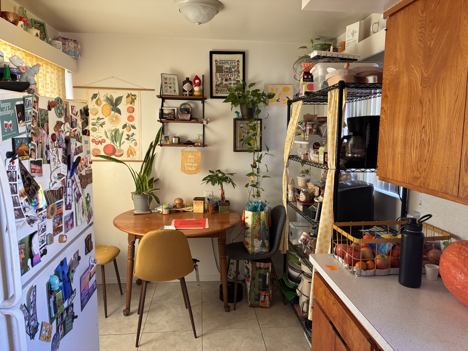 An Apt 10 Minutes from Disneyland and Close to Cute Coffee Shops??