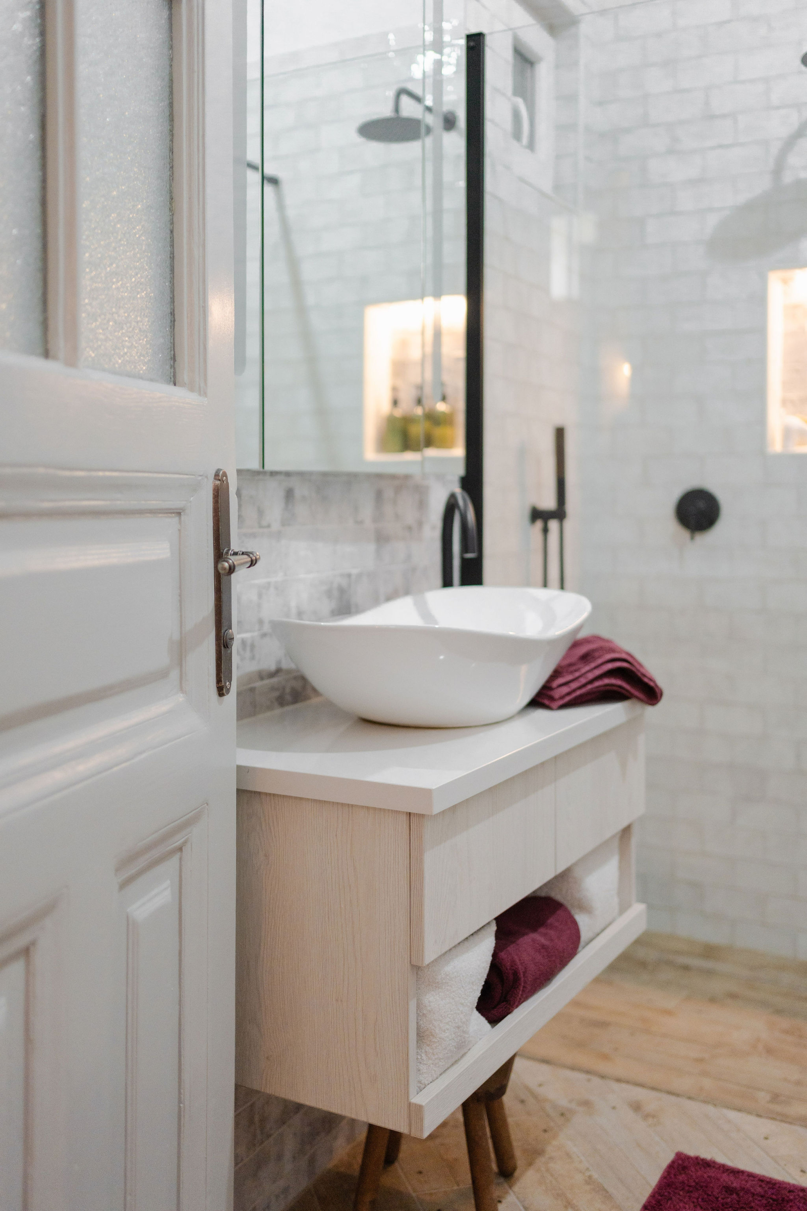Downtown, Budapest - Centrally located with everything you want in Walking Distance!