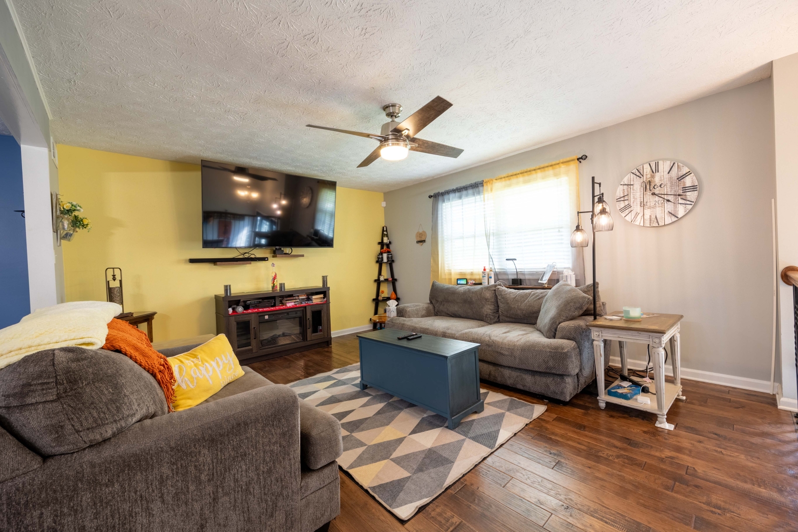 Best place in Knox! Pet and kid-friendly.