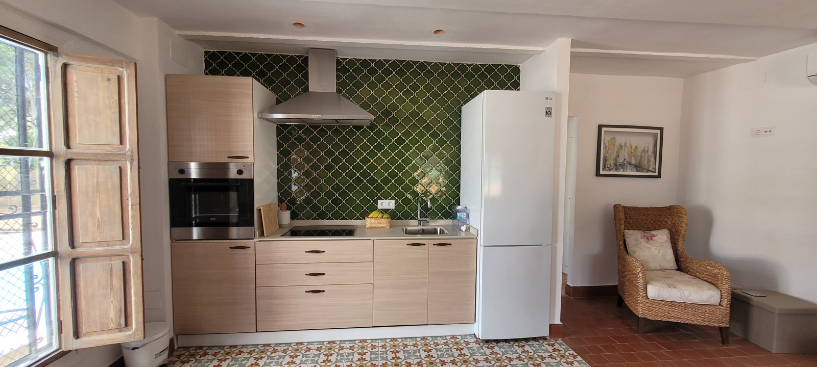 kitchen with fridge/freezer, oven hob, microwave, toaster, coffeee maker and fully equipped. no dish ...