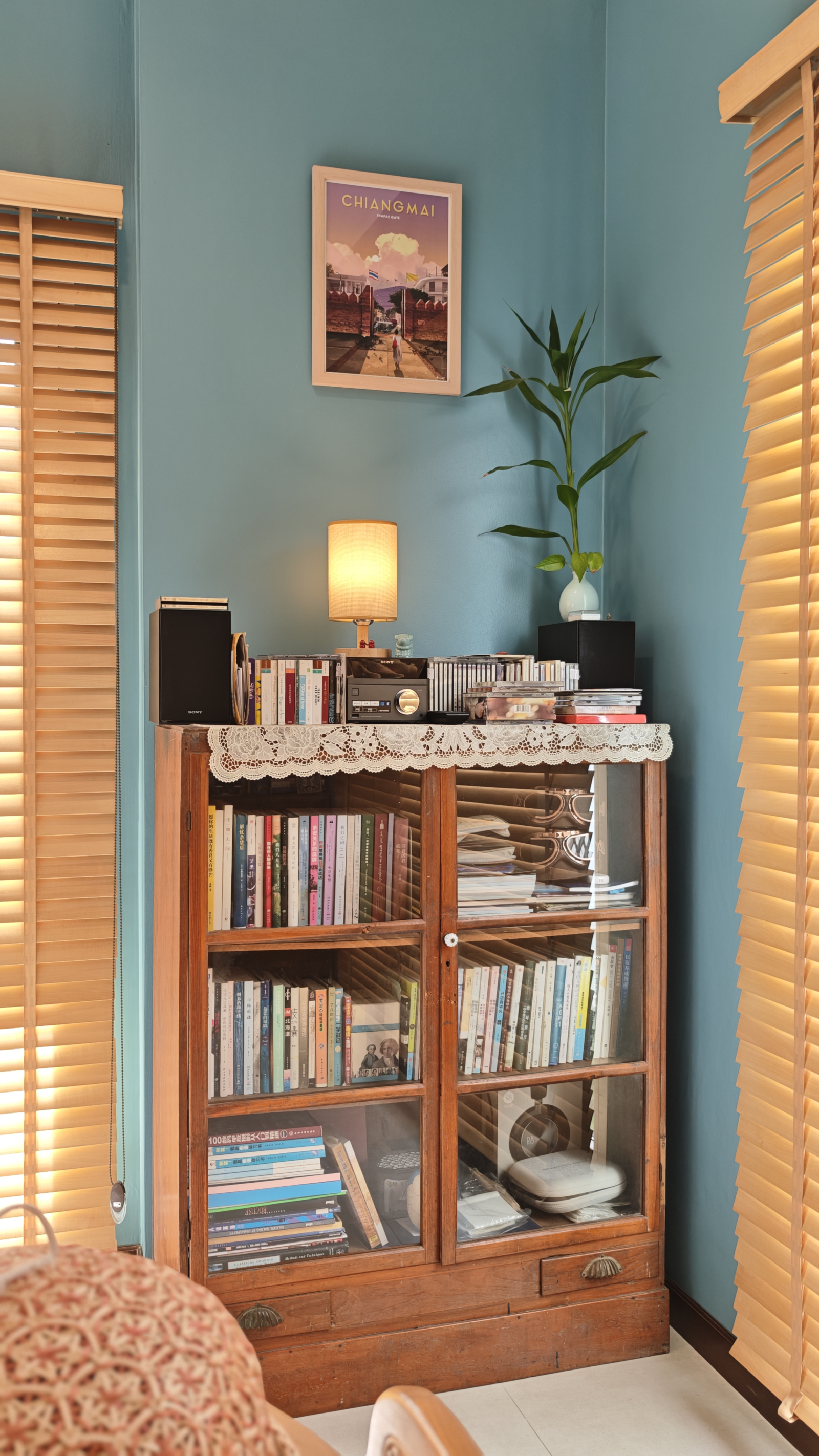 books and music corner