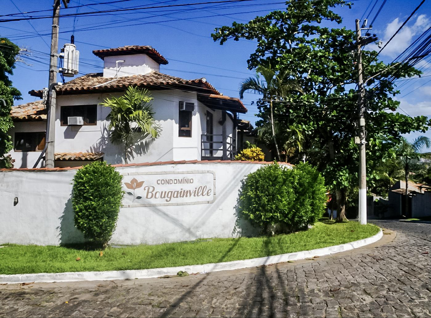 Rua da esquina onde está localizado o condomínio Bouganville.